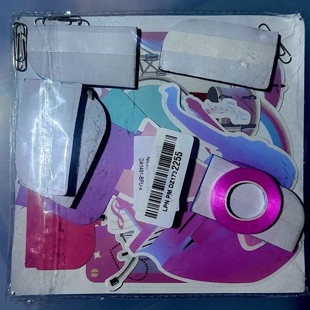 NWT‎ 9Pc Swiftie Table Decorations